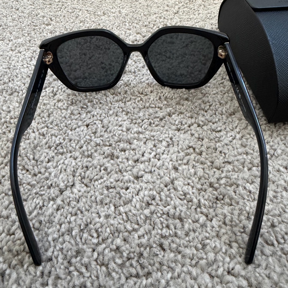 Prada Black Oversized Sunglasses - Picture 7 of 7